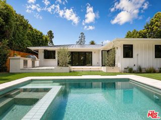 9342 Airdrome Street, Los Angeles, CA 90035