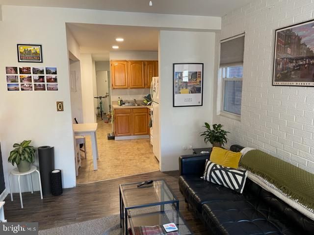 904 S 8TH ST, Philadelphia, PA 19147