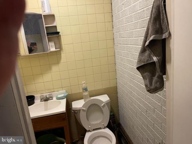 904 S 8TH ST, Philadelphia, PA 19147