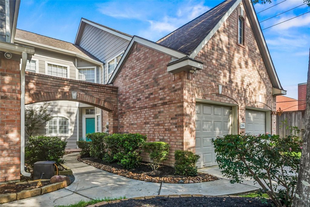 2351 Summit Way, Houston, TX 77339
