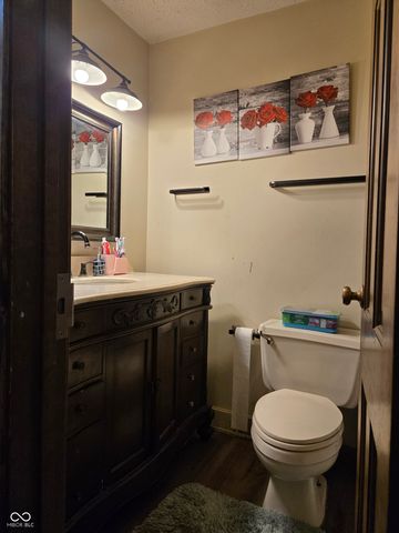 810 Padre Lane, Greenwood, IN 46143