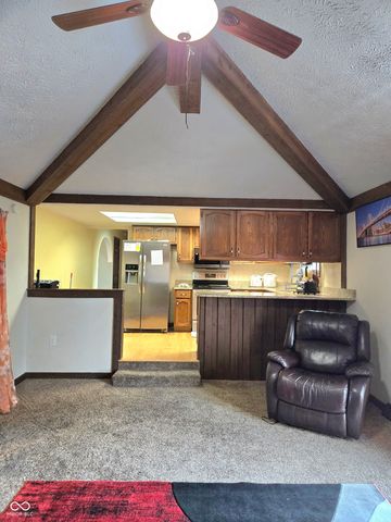 810 Padre Lane, Greenwood, IN 46143