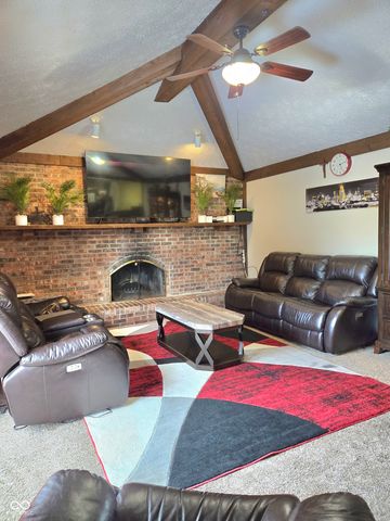 810 Padre Lane, Greenwood, IN 46143