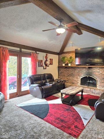 810 Padre Lane, Greenwood, IN 46143