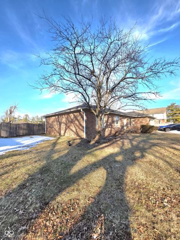 810 Padre Lane, Greenwood, IN 46143