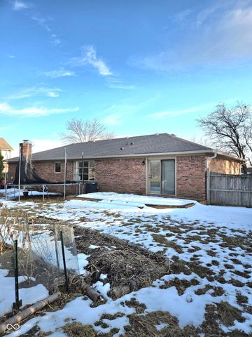 810 Padre Lane, Greenwood, IN 46143