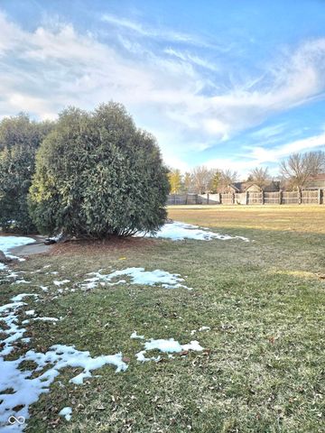 810 Padre Lane, Greenwood, IN 46143