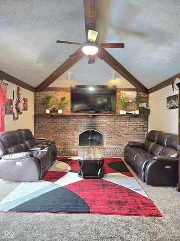 810 Padre Lane, Greenwood, IN 46143