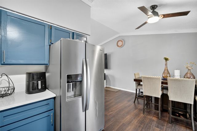 801 E Hackley Avenue, Des Moines, IA 50315