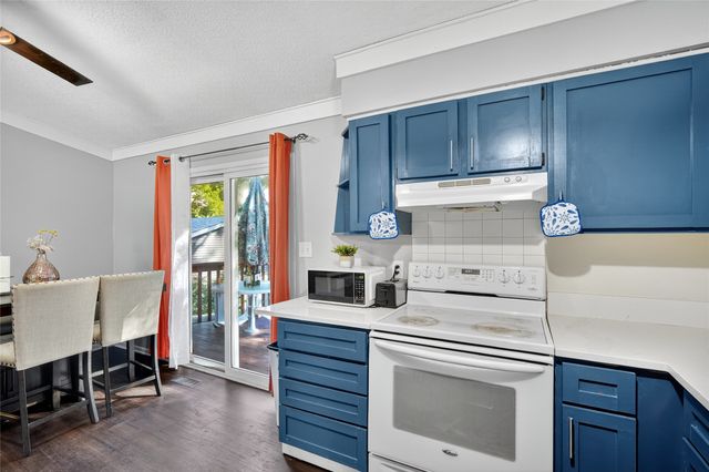 801 E Hackley Avenue, Des Moines, IA 50315