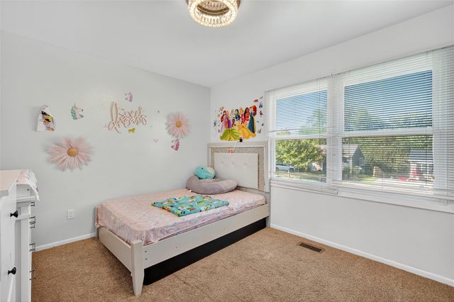 801 E Hackley Avenue, Des Moines, IA 50315