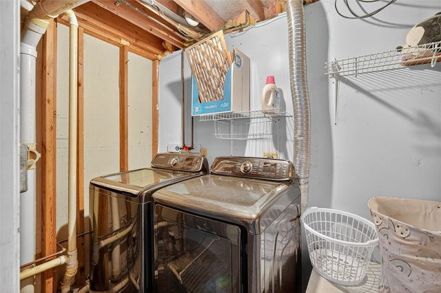 801 E Hackley Avenue, Des Moines, IA 50315