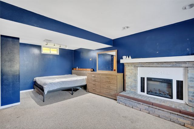 801 E Hackley Avenue, Des Moines, IA 50315