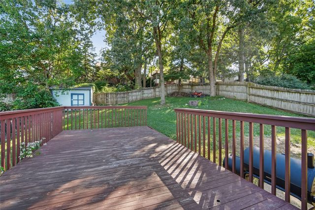 801 E Hackley Avenue, Des Moines, IA 50315