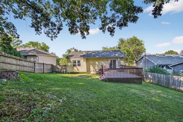 801 E Hackley Avenue, Des Moines, IA 50315