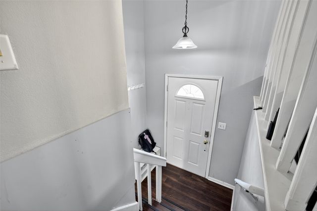 801 E Hackley Avenue, Des Moines, IA 50315