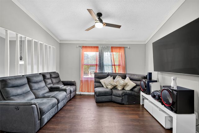 801 E Hackley Avenue, Des Moines, IA 50315