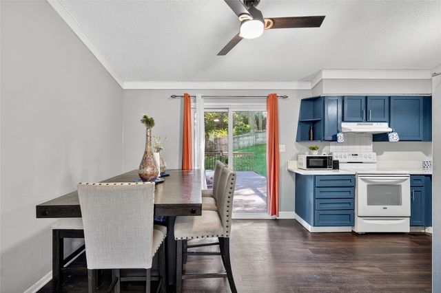 801 E Hackley Avenue, Des Moines, IA 50315