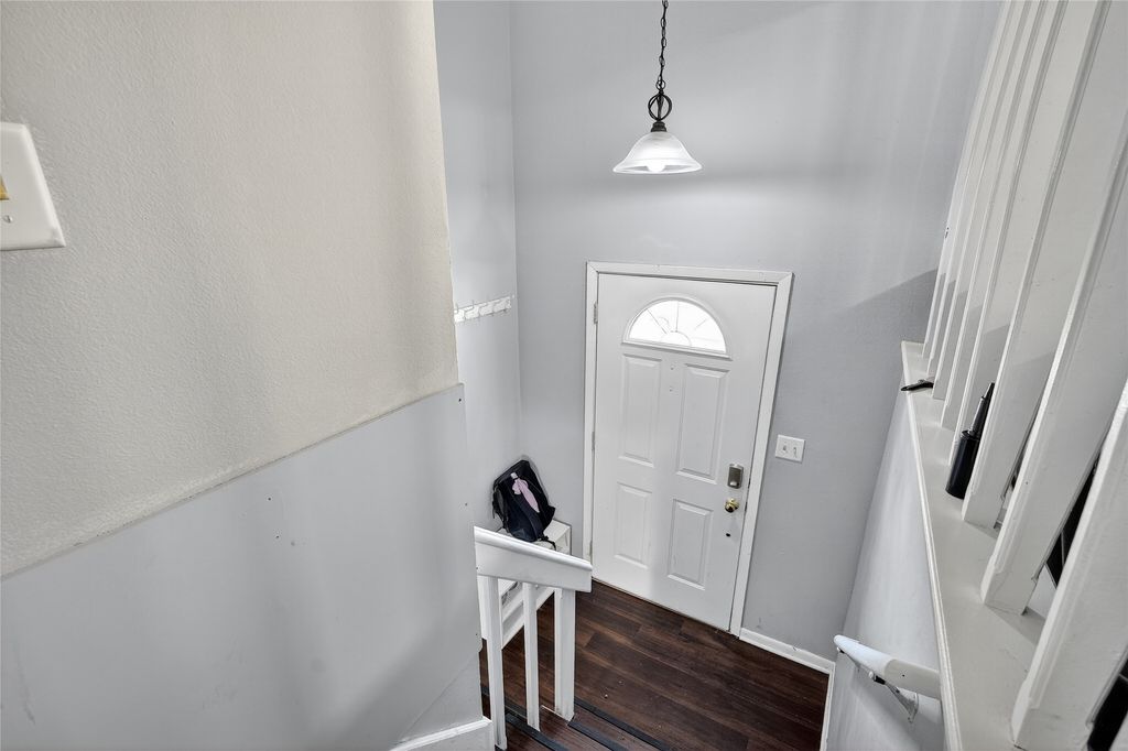 801 E Hackley Avenue, Des Moines, IA 50315