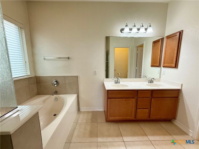 2065 Oxbow Circle, New Braunfels, TX 78130