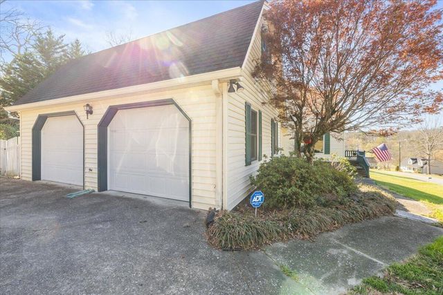 759 Smitherman Road, Ringgold, GA 30736