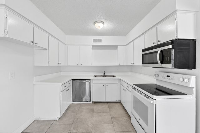 3016 Tudor Lane, Irving, TX 75060