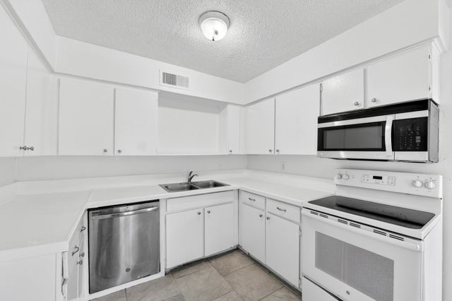 3016 Tudor Lane, Irving, TX 75060