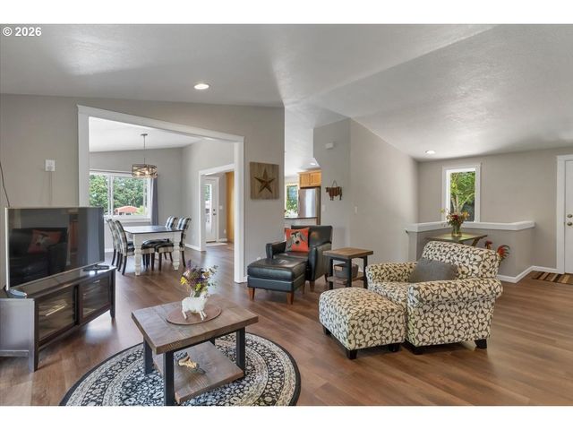 8471 TYRONE Ln, Salem, OR 97317