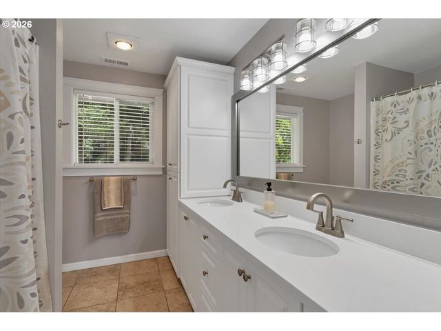 8471 TYRONE Ln, Salem, OR 97317