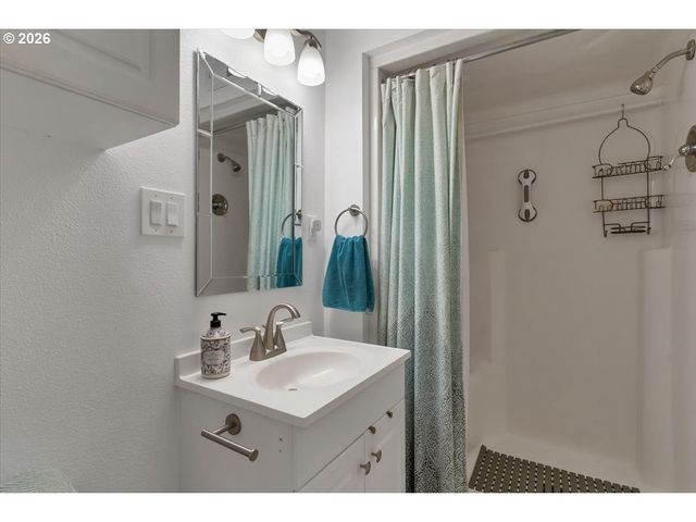 8471 TYRONE Ln, Salem, OR 97317