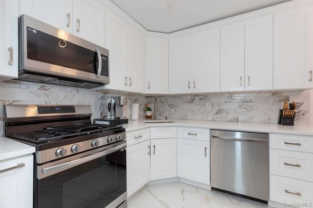 5 Sadore Lane 3R, Yonkers, NY 10710