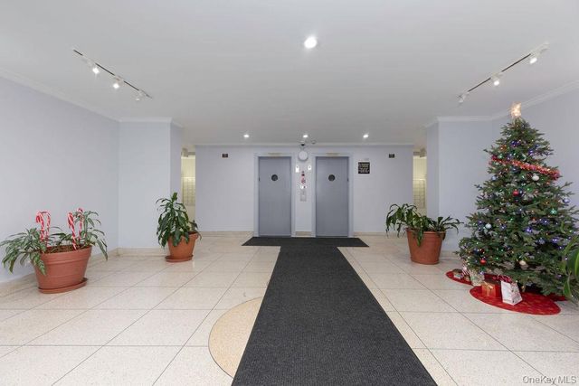 5 Sadore Lane 3R, Yonkers, NY 10710