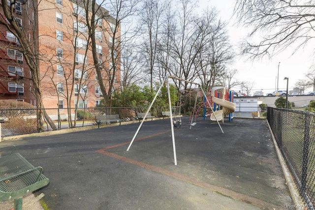 5 Sadore Lane 3R, Yonkers, NY 10710