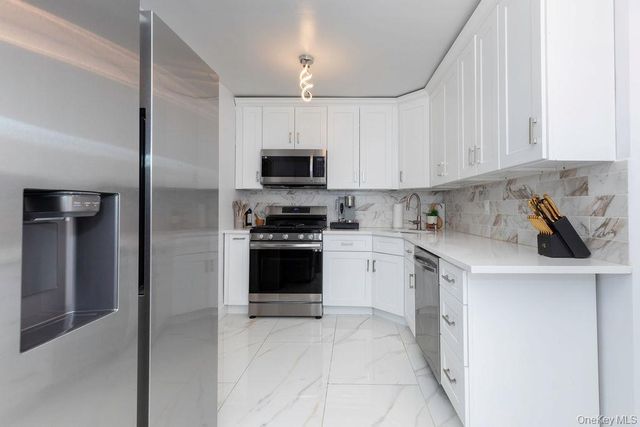 5 Sadore Lane 3R, Yonkers, NY 10710