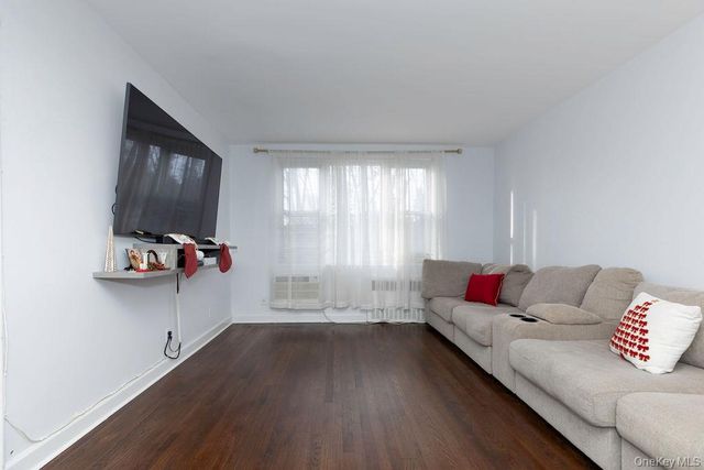 5 Sadore Lane 3R, Yonkers, NY 10710