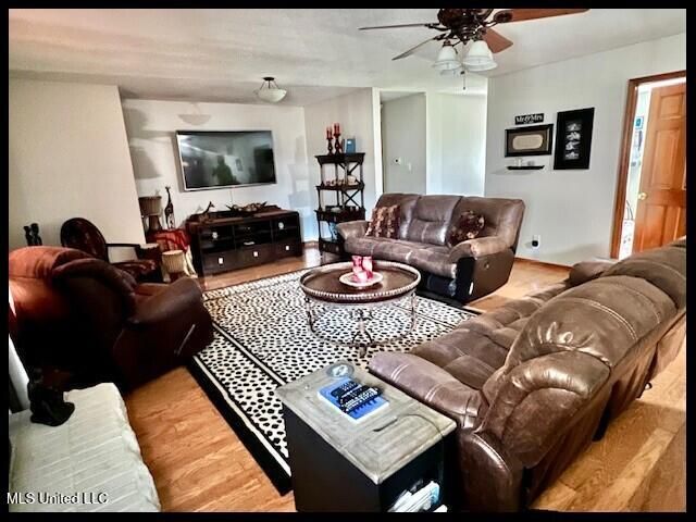 307 Hickory Lane, Batesville, MS 38606
