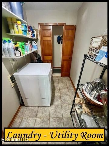 307 Hickory Lane, Batesville, MS 38606