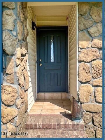 307 Hickory Lane, Batesville, MS 38606