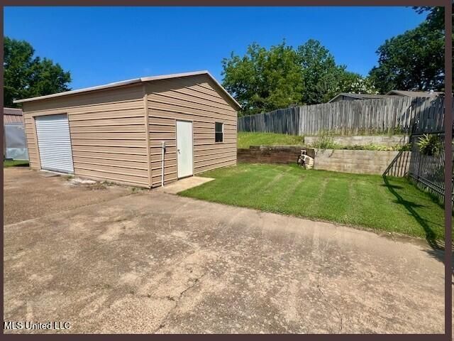 307 Hickory Lane, Batesville, MS 38606