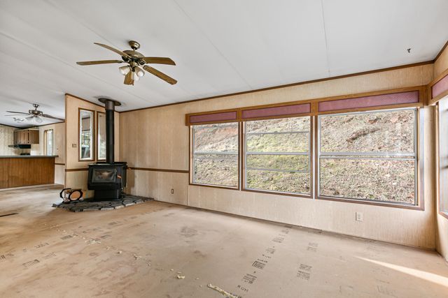 1140 Crowfoot Road, Eagle Point, OR 97524