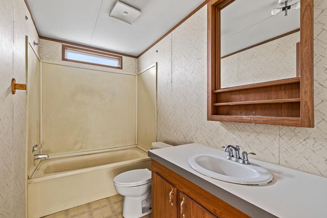 1140 Crowfoot Road, Eagle Point, OR 97524