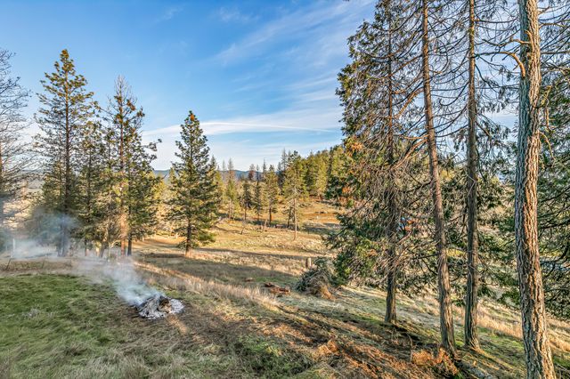 1140 Crowfoot Road, Eagle Point, OR 97524