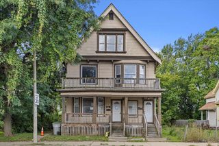2213 N Holton STREET #2215, Milwaukee, WI 53212