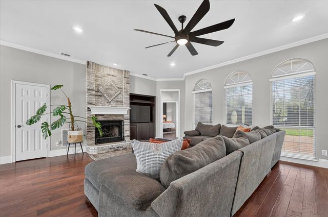 106 Mustang Trail, Shady Shores, TX 76208