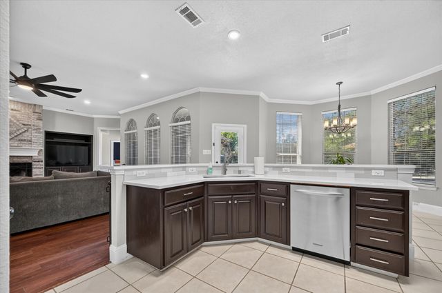 106 Mustang Trail, Shady Shores, TX 76208