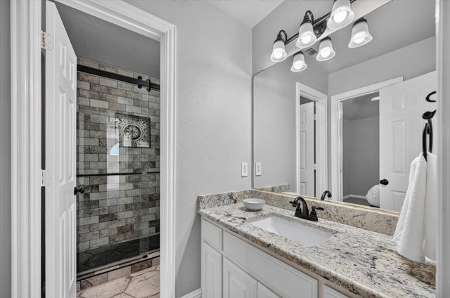 106 Mustang Trail, Shady Shores, TX 76208