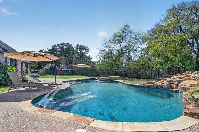 106 Mustang Trail, Shady Shores, TX 76208