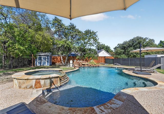 106 Mustang Trail, Shady Shores, TX 76208