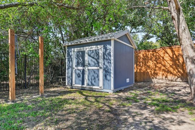 106 Mustang Trail, Shady Shores, TX 76208