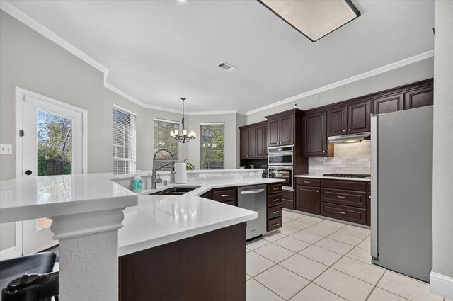 106 Mustang Trail, Shady Shores, TX 76208